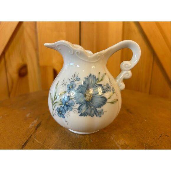 Vintage Inarco Japan Porcelain Pitcher E-4543 with Blue Flowers (8140) Read - Picture 3 of 7